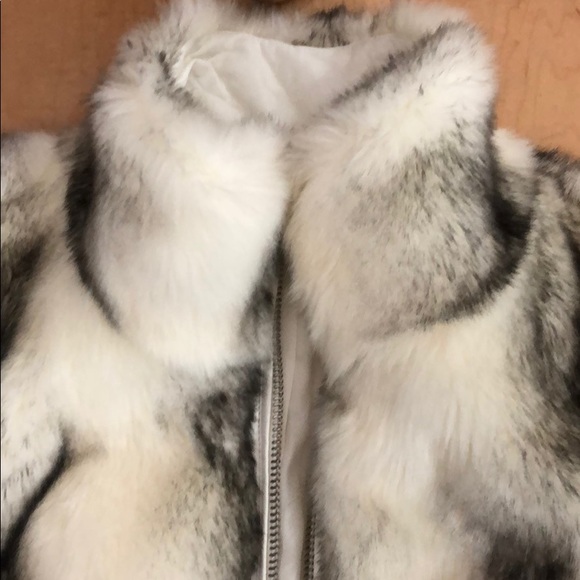 Faux fur coat from Bebe - Picture 5 of 10